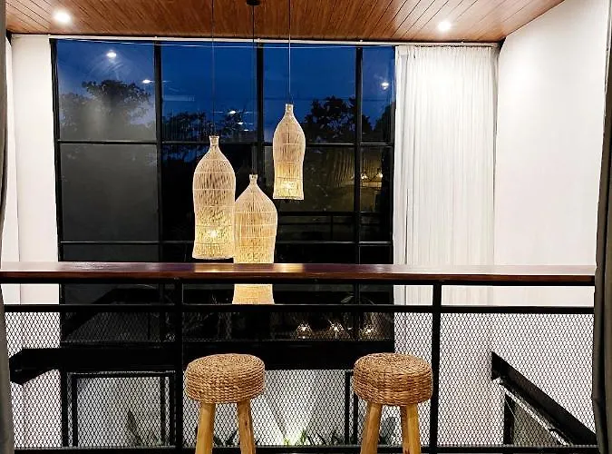 Tropicalloft With Ocean View From Rooftop -rare!